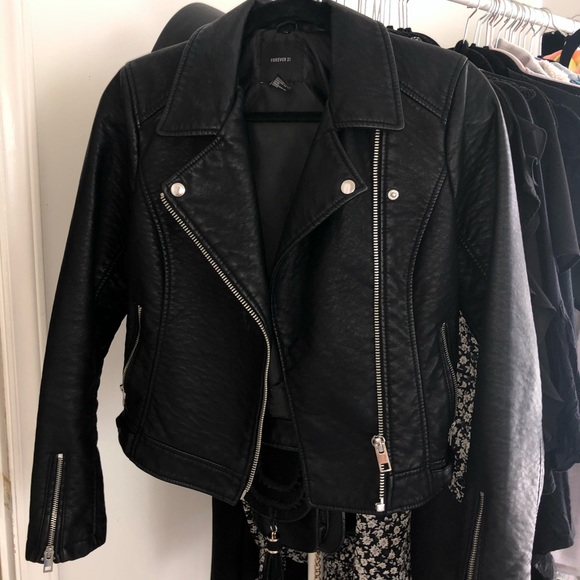 Forever 21 Jackets & Blazers - Faux Leather Biker Jacket with detachable Fur Neck
